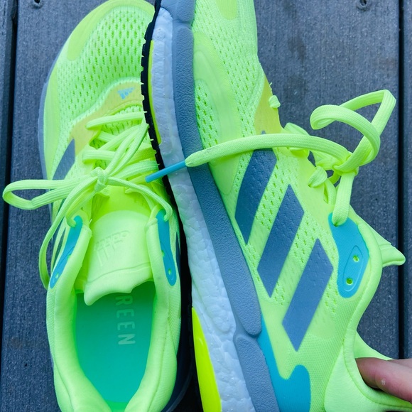 New adidas neon yellow sneakers, size 6,1/2. - Picture 5 of 5